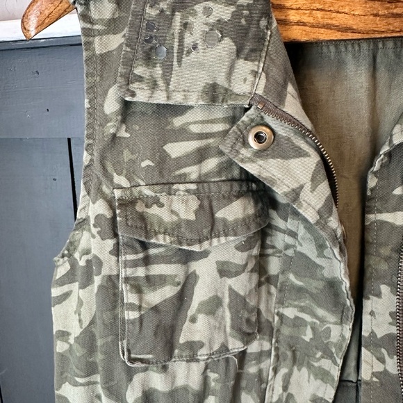 Decree Green Army Camo Utility Vest size L - Picture 5 of 13